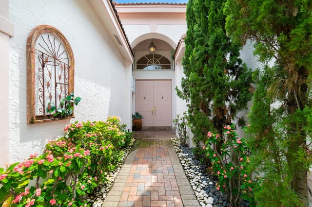 11637 Pamplona Boulevard, Boynton Beach FL 33437 - Boynton Beach, FL - Photo 2