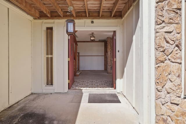 596 Greenwood Drive, Jupiter FL 33458 - Jupiter, FL - Photo 2