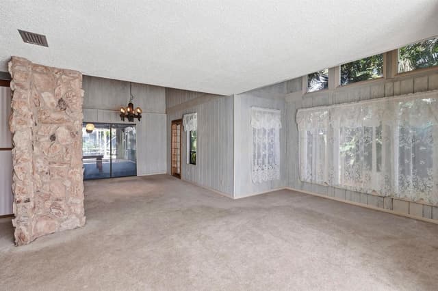 596 Greenwood Drive, Jupiter FL 33458 - Jupiter, FL - Photo 4