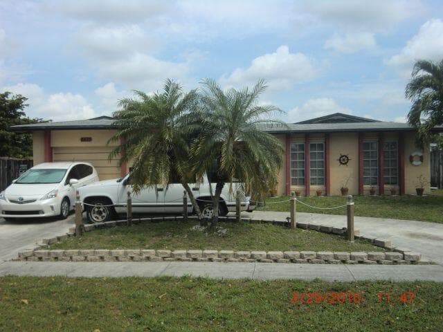 6573 SW 8TH Court, North Lauderdale FL 33068 - North Lauderdale, FL - Photo 3