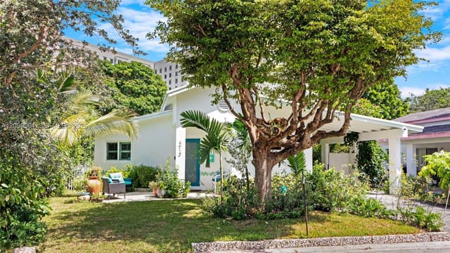 213 Florida Ave, Coral Gables FL 33133 - Coral Gables, FL - Photo 2