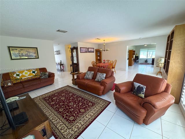 7190 E Tropical Way, Plantation FL 33317 - Plantation, FL - Photo 6