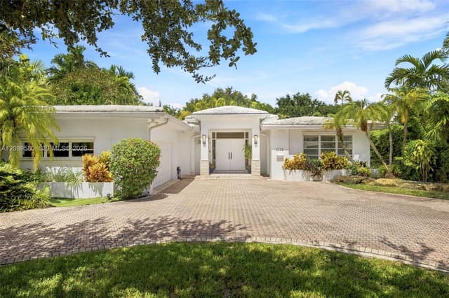 1325 Blue Rd, Coral Gables FL 33146 - Coral Gables, FL - Photo 2