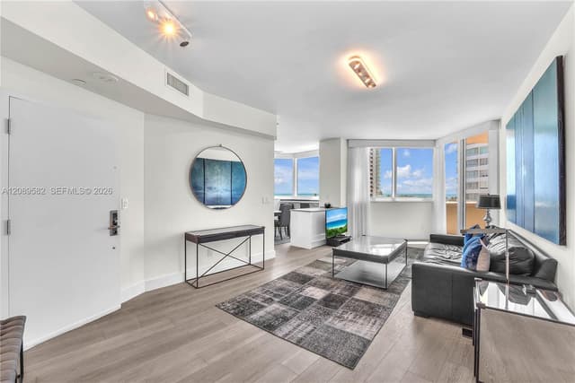 300 S Pointe Dr # 809, Miami Beach FL 33139 - Miami Beach, FL - Photo 2