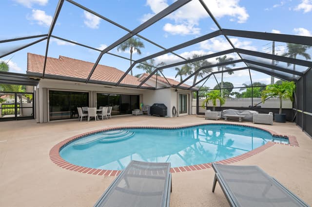 2505 Iroquois Circle, West Palm Beach FL 33409 - West Palm Beach, FL - Photo 4