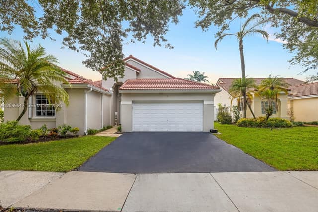 1315 Bayview Cir, Weston FL 33326 - Weston, FL - Photo 3