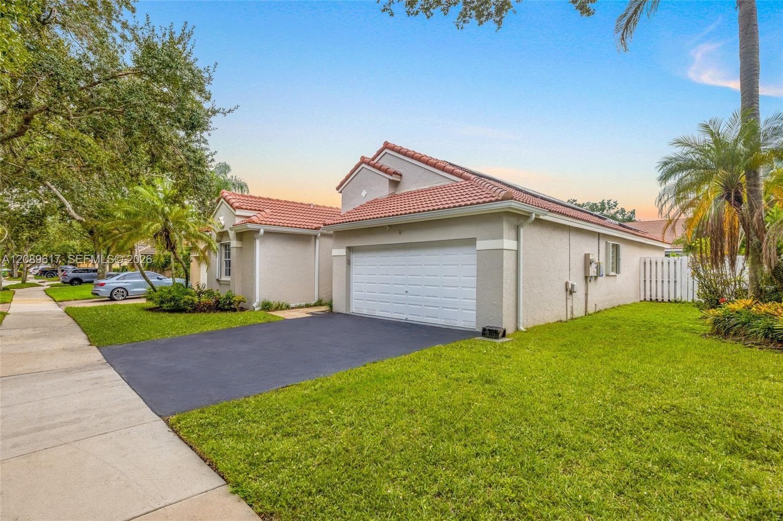 1315 Bayview Cir, Weston FL 33326 - Weston, FL - Photo 1