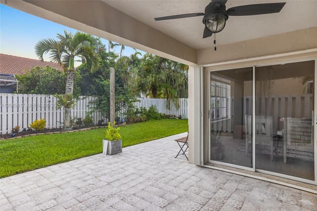 1315 Bayview Cir, Weston FL 33326 - Weston, FL - Photo 4