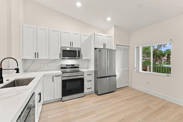 5876 REGAL GLEN Drive # 201, Boynton Beach FL 33437 - Boynton Beach, FL - Photo 6