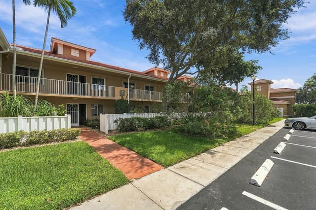 5876 REGAL GLEN Drive # 201, Boynton Beach FL 33437 - Boynton Beach, FL - Photo 3