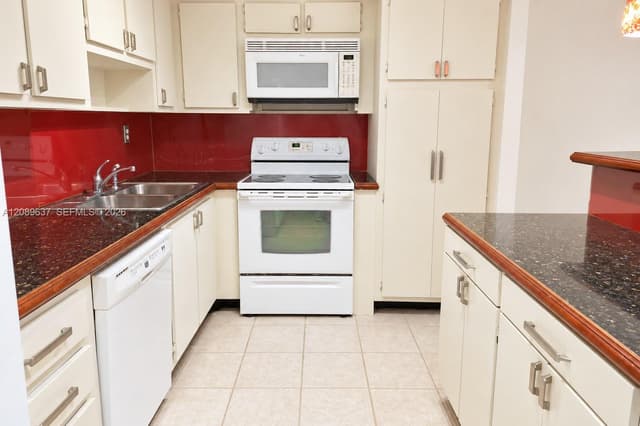 19390 Collins Ave # 119, Sunny Isles Beach FL 33160 - Sunny Isles Beach, FL - Photo 5