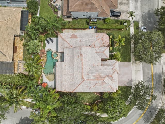 13875 NW 20th St, Pembroke Pines FL 33028 - Pembroke Pines, FL - Photo 2