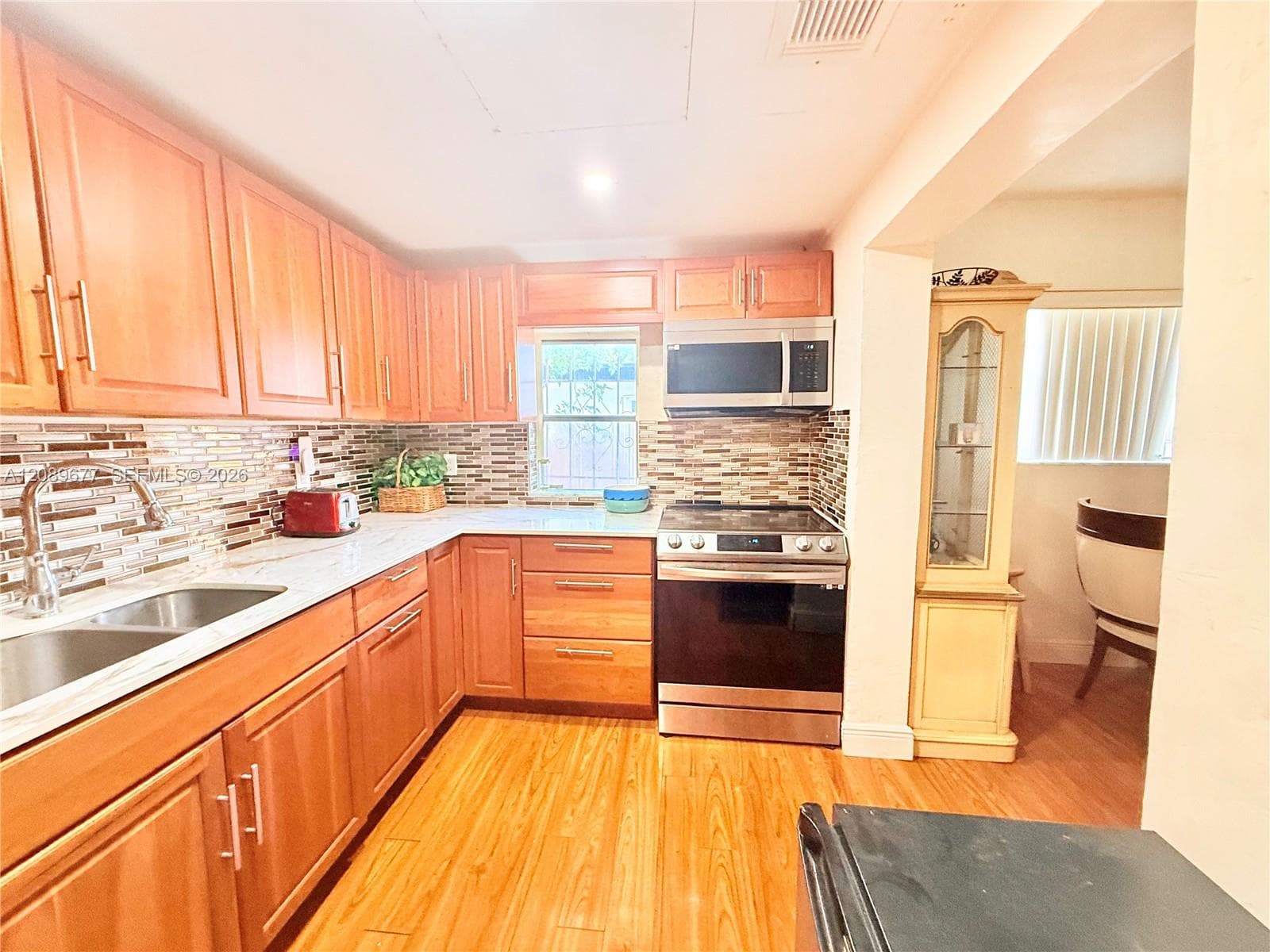 413 NW 14th Ter, Fort Lauderdale FL 33311 - Fort Lauderdale, FL - Photo 1