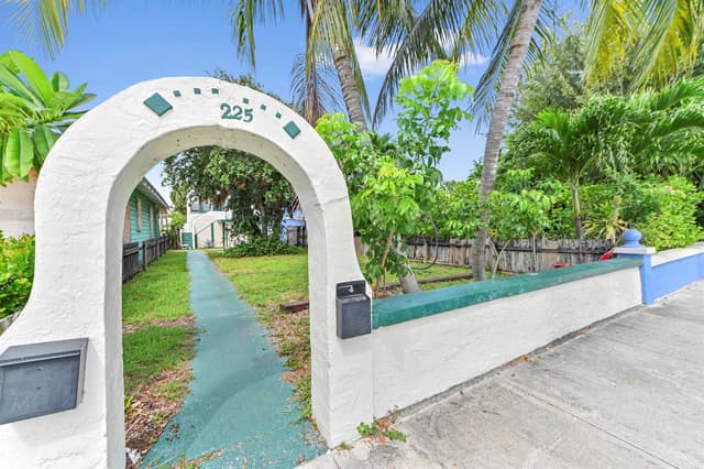 225 N M Street # 1, FL 33460 - Photo 2