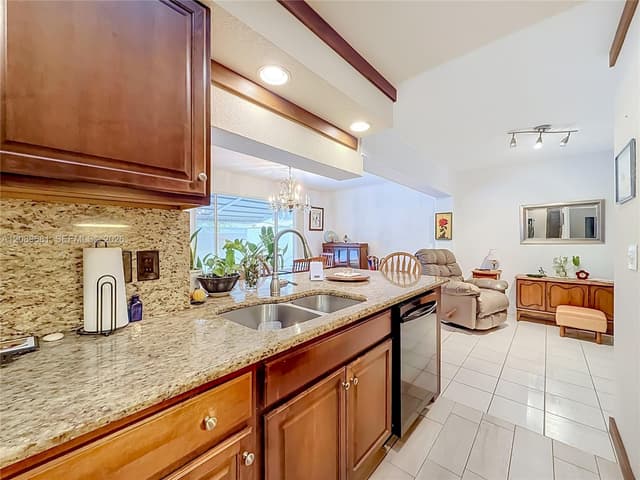 4220 NE 4th Ter, Deerfield Beach FL 33064 - Deerfield Beach, FL - Photo 7