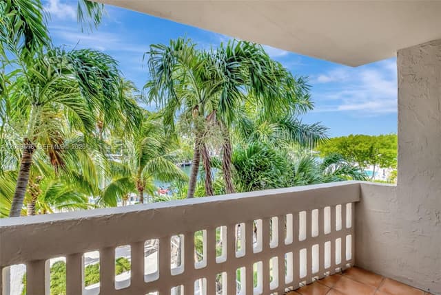 90 Edgewater Dr # 327, Coral Gables FL 33133 - Coral Gables, FL - Photo 5