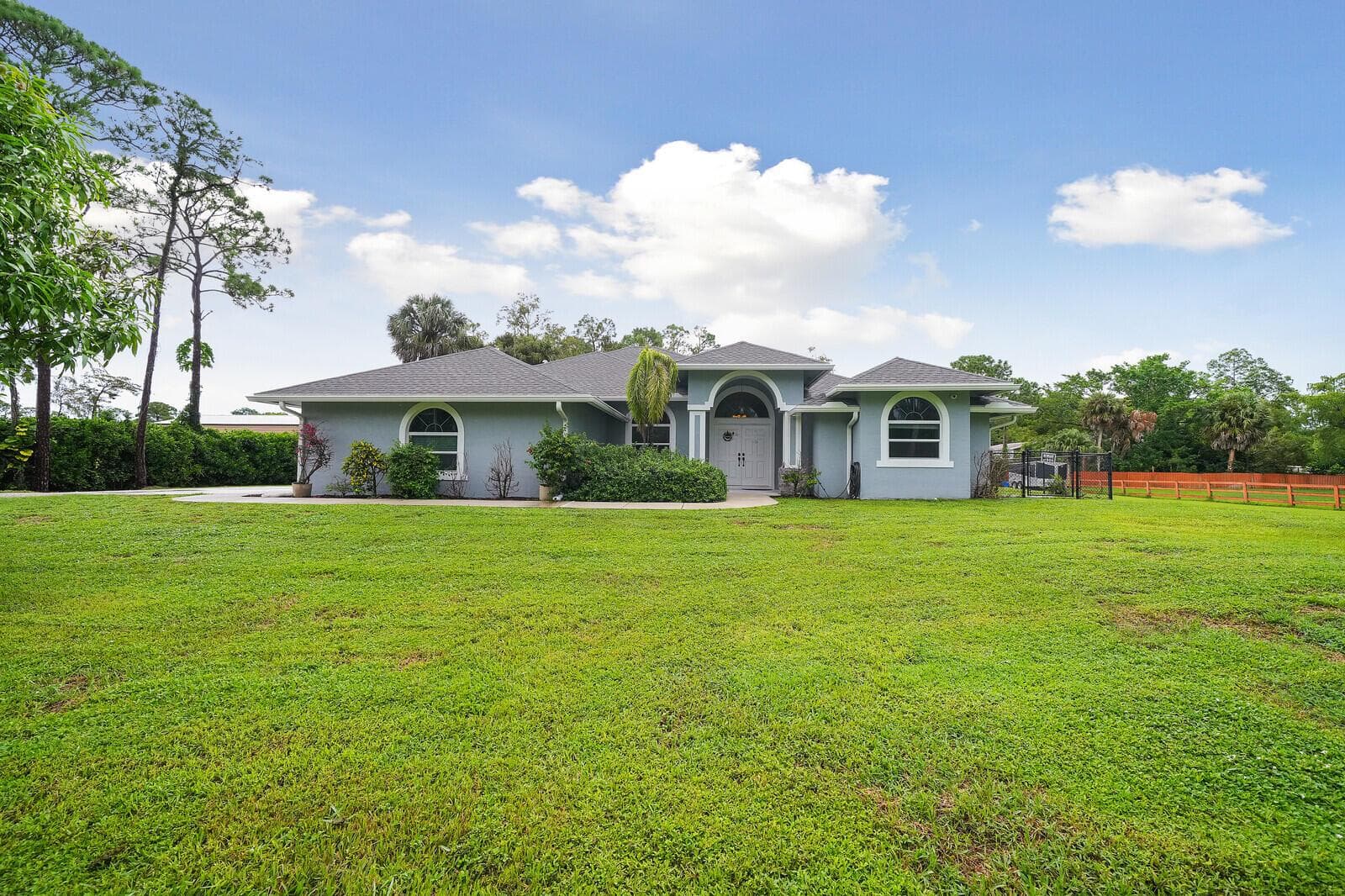 16395 E HIALEAH Drive E, FL 33470 - Photo 1