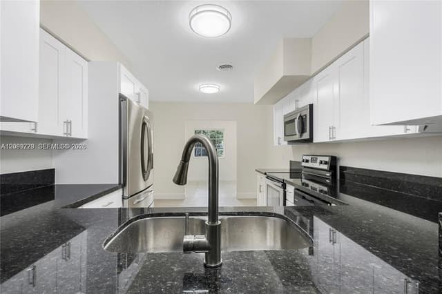 8830 Caribbean Blvd, Cutler Bay FL 33157 - Cutler Bay, FL - Photo 6