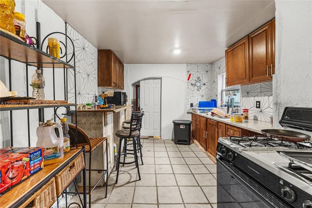 618 N D St, Boynton Beach FL 33460 - Boynton Beach, FL - Photo 2