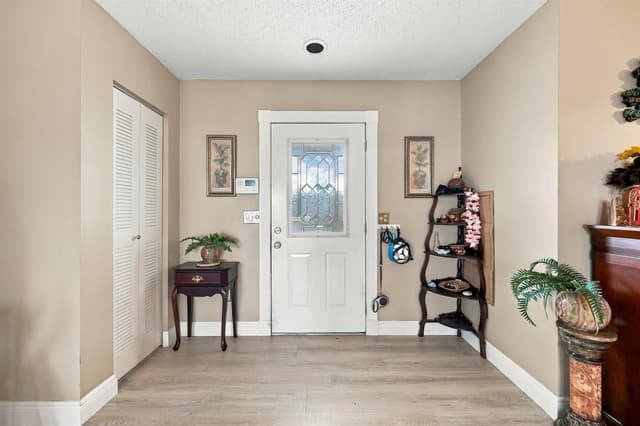 5215 W Canal Circle, Lake Worth FL 33467 - Lake Worth, FL - Photo 6