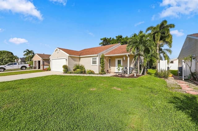 5215 W Canal Circle, Lake Worth FL 33467 - Lake Worth, FL - Photo 4