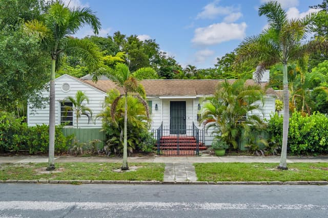 324 Albemarle Road, West Palm Beach FL 33405 - West Palm Beach, FL - Photo 4