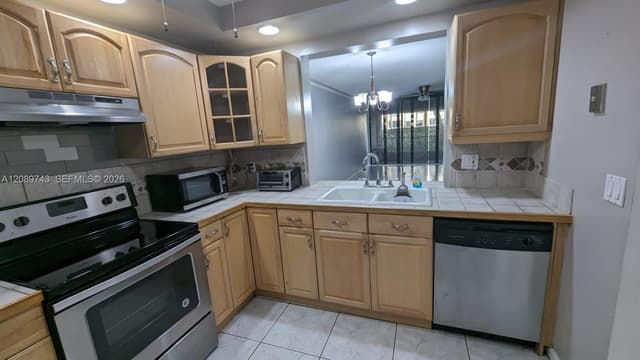 8592 W Sunrise Blvd # 105, Plantation FL 33322 - Plantation, FL - Photo 2