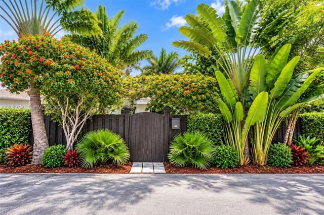 1760 NE 13th St, Fort Lauderdale FL 33304 - Fort Lauderdale, FL - Photo 2