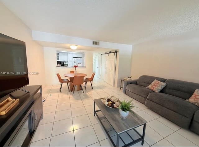 4085 W 8th Ct # 82, Hialeah FL 33012 - Hialeah, FL - Photo 4