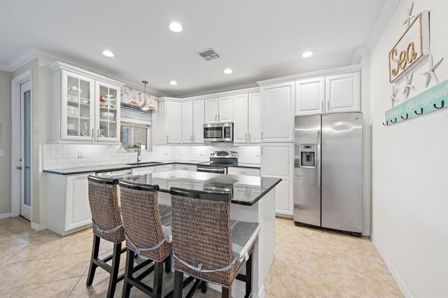 4673 MEDITERRANEAN Circle, Palm Beach Gardens FL 33418 - Palm Beach Gardens, FL - Photo 7