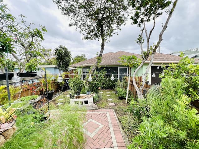 703 S A Street S, FL 33460 - Photo 2