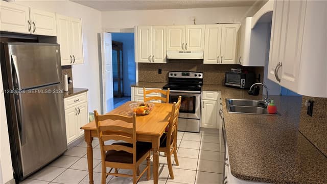 2211 N 54th Ave, Hollywood FL 33021 - Hollywood, FL - Photo 4