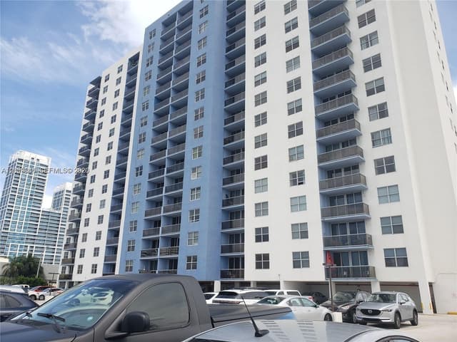 401 69th St # 900, Miami Beach FL 33141 - Miami Beach, FL - Photo 2