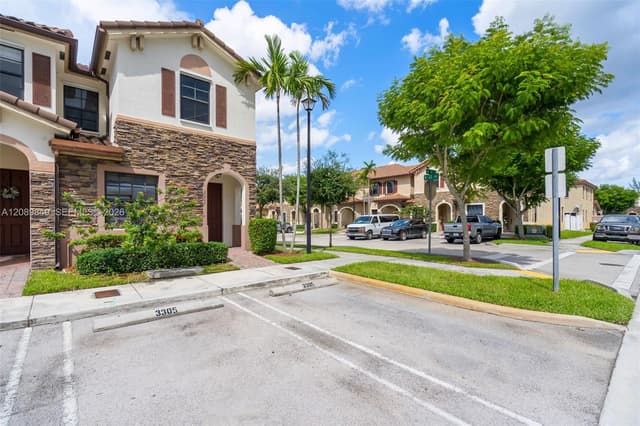 3305 W 93rd Pl, Hialeah FL 33018 - Hialeah, FL - Photo 2