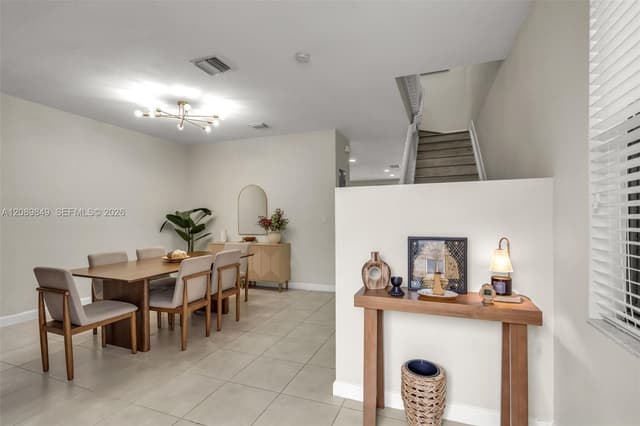3305 W 93rd Pl, Hialeah FL 33018 - Hialeah, FL - Photo 5