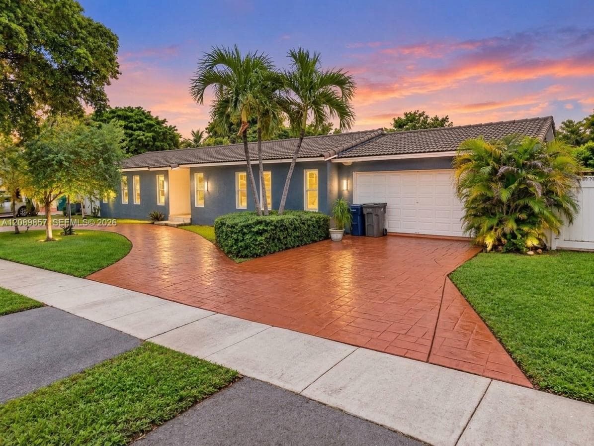 6121 NW 40th St, Virginia Gardens FL 33166