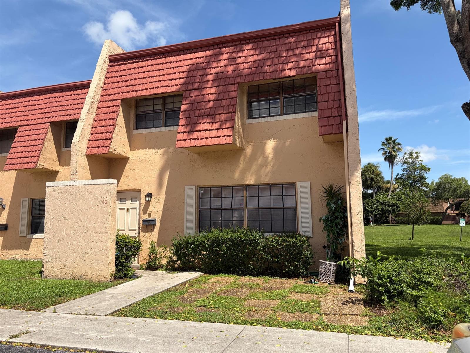 40 SPINNING WHEEL Lane, Tamarac FL 33319 - Tamarac, FL - Photo 1