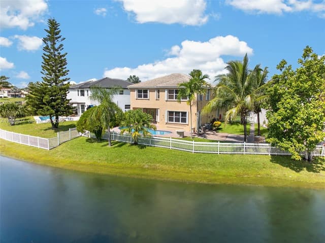 3379 SW 173rd Ter, Miramar FL 33029 - Miramar, FL - Photo 4