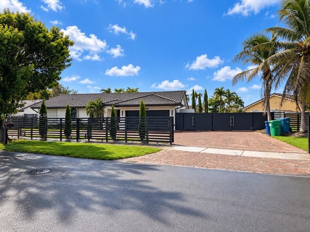 20743 SW 128 Ct, Miami FL 33177 - Miami, FL - Photo 2