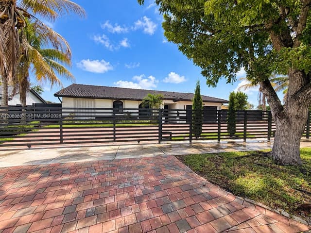 20743 SW 128 Ct, Miami FL 33177 - Miami, FL - Photo 3