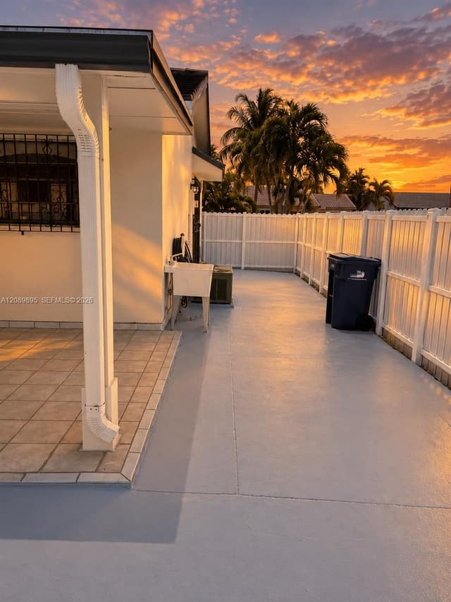2219 SW 137th Pl, Miami FL 33175 - Miami, FL - Photo 5