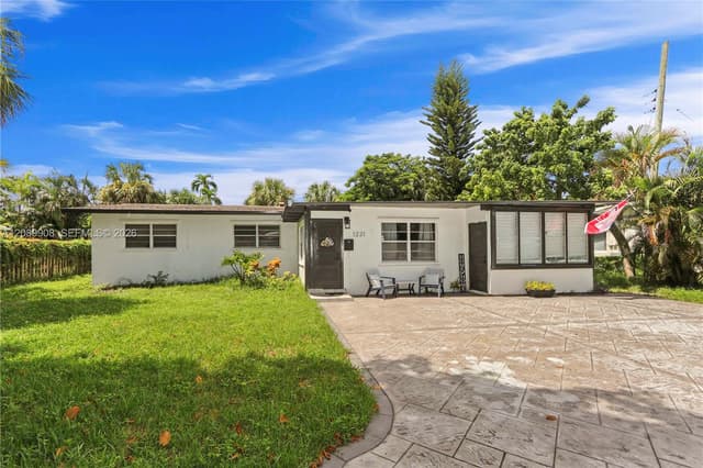 1221 NE 26th Ave, Pompano Beach FL 33062 - Pompano Beach, FL - Photo 3