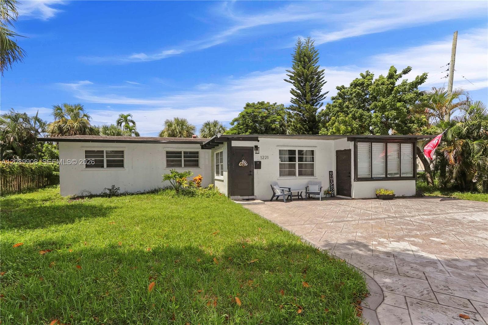 1221 NE 26th Ave, Pompano Beach FL 33062 - Pompano Beach, FL - Photo 1