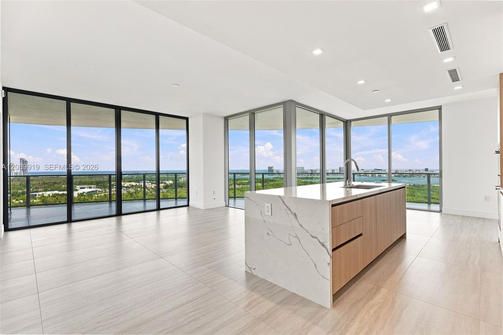 2411 Laguna Cir # 2301, North Miami FL 33181