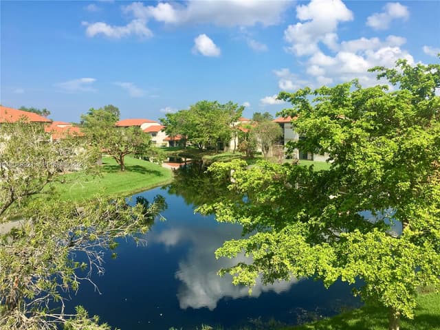 9897 Nob Hill Ln # 9897, Sunrise FL 33351 - Sunrise, FL - Photo 2