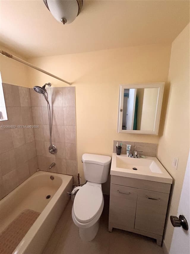 671 E 39th St, Hialeah FL 33013 - Hialeah, FL - Photo 6