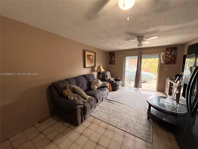 671 E 39th St, Hialeah FL 33013 - Hialeah, FL - Photo 7
