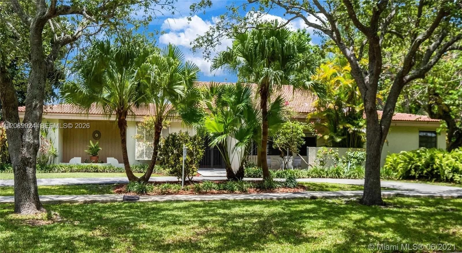 17631 SW 77th Ave, Palmetto Bay FL 33157 - Palmetto Bay, FL - Photo 1
