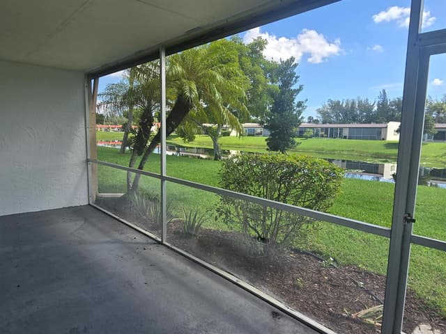 135 LAKE MERYL Drive, West Palm Beach FL 33411 - West Palm Beach, FL - Photo 6