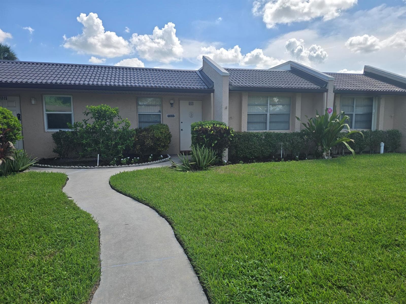 135 LAKE MERYL Drive, West Palm Beach FL 33411